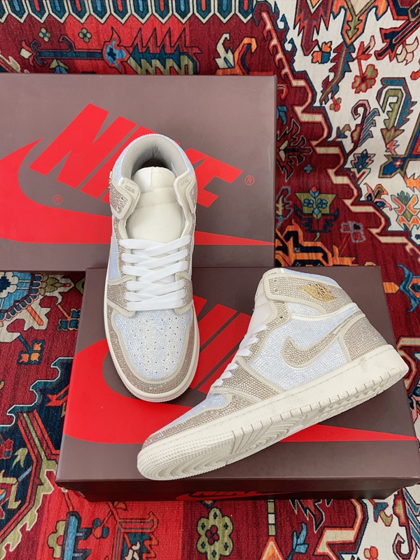 ナイキ靴正面デザイン